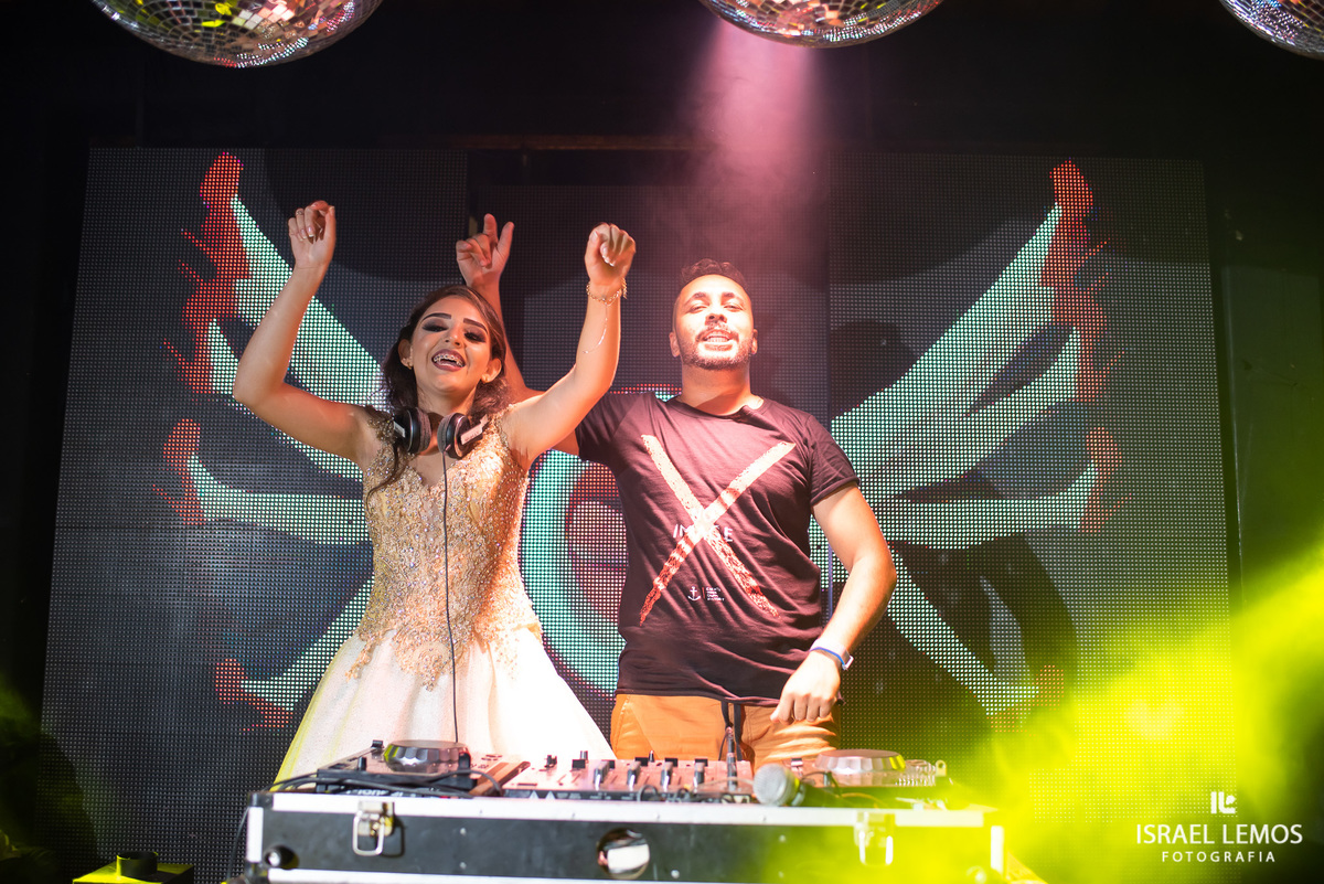 dj e debutante fazem a festa para de minas