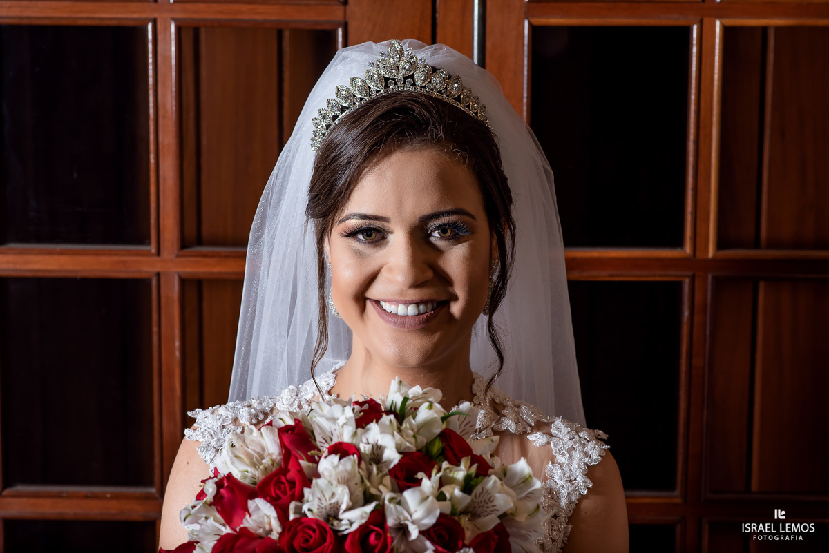 finazalndo a noiva