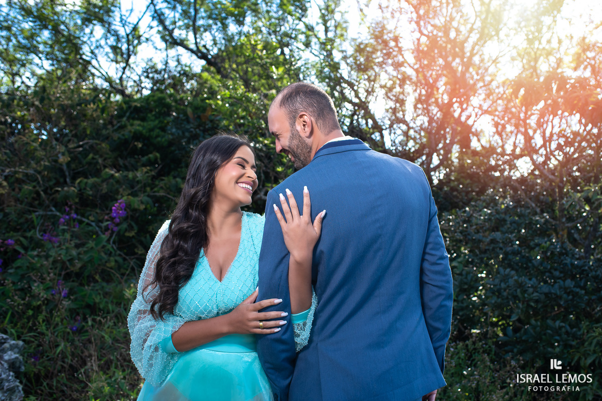 sorriso entre noivas com fotografo 