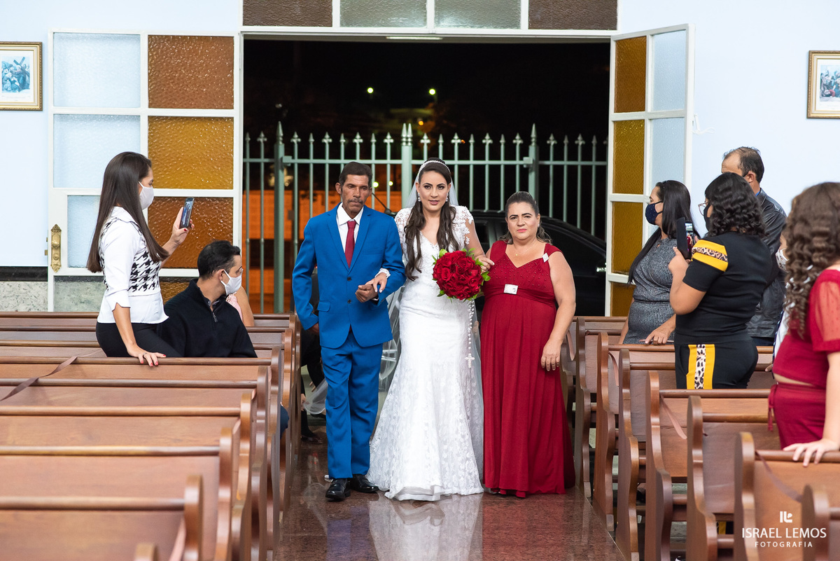 todos os convidados de máscaras 