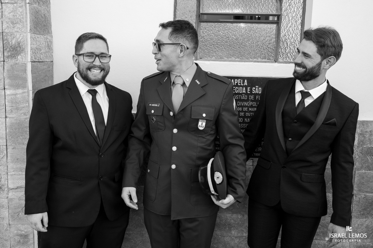 irmãos felizes