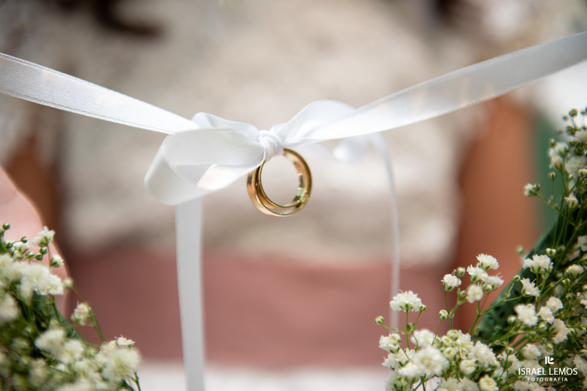 Foto da aliança dentro da igreja para de minas