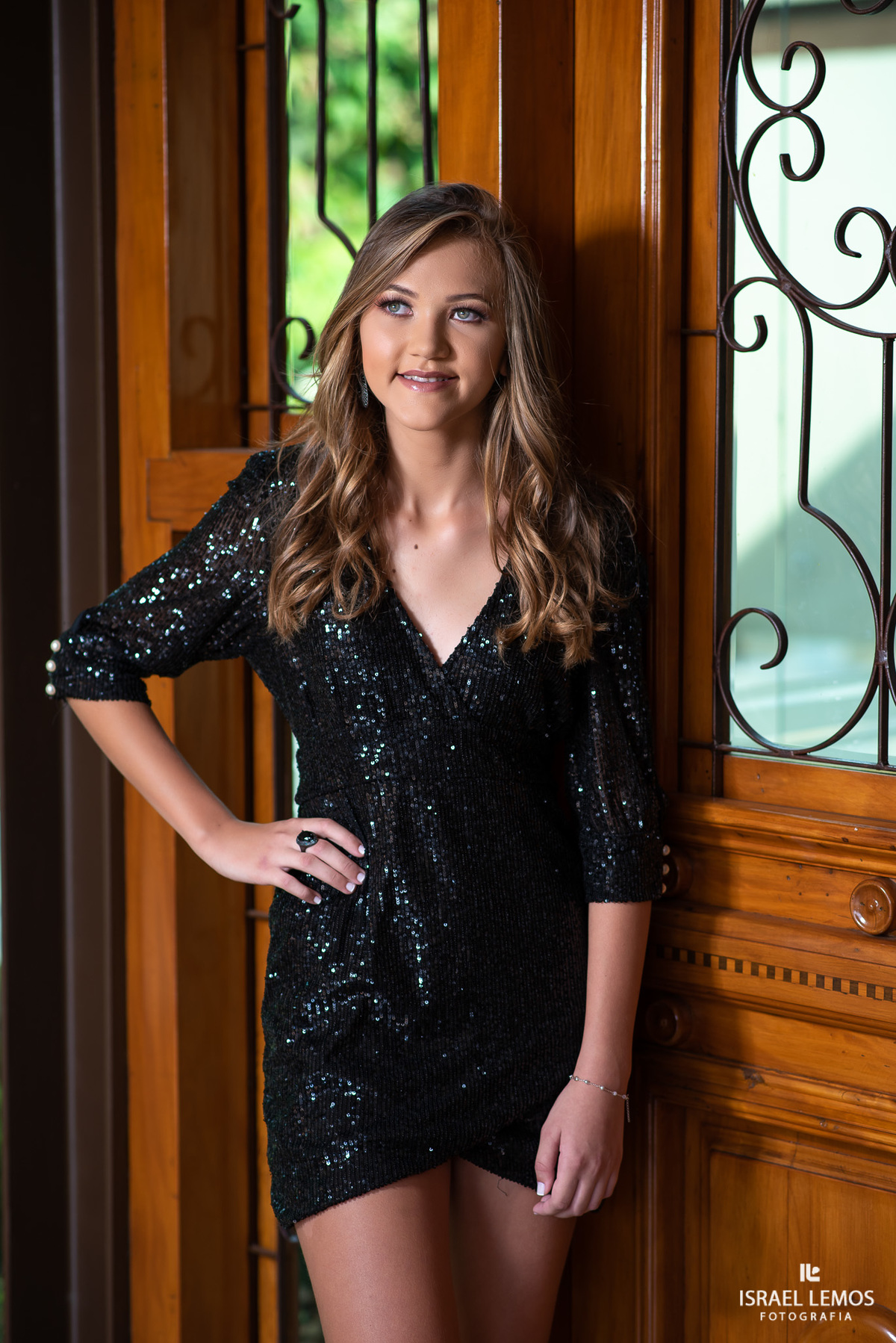 FOTOgrafia de 15 anos e debutante  em para de minas com produção de tamara oliveira e maquiagem de Silmaria Oliveira 