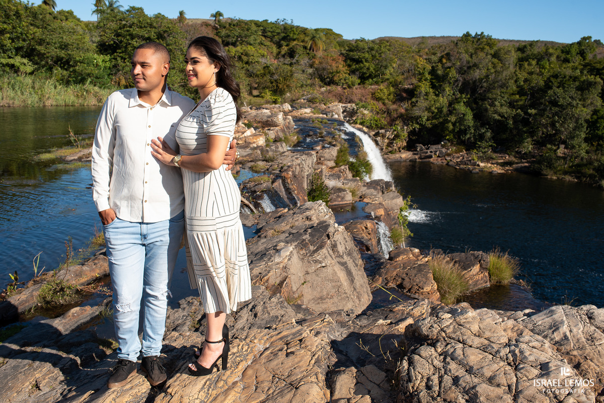 cachoeira grande em serra do cipo ensaio de save theaCasal da cidade de Pitangui realiza ensaio fotografico em serra do cipo date