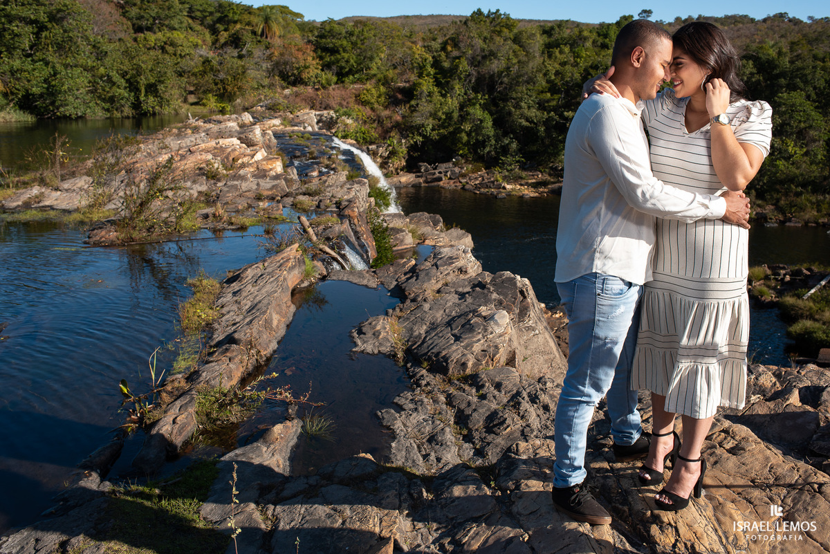 Casal da cidade de Pitangui realiza ensaio fotografico em serra do cipo