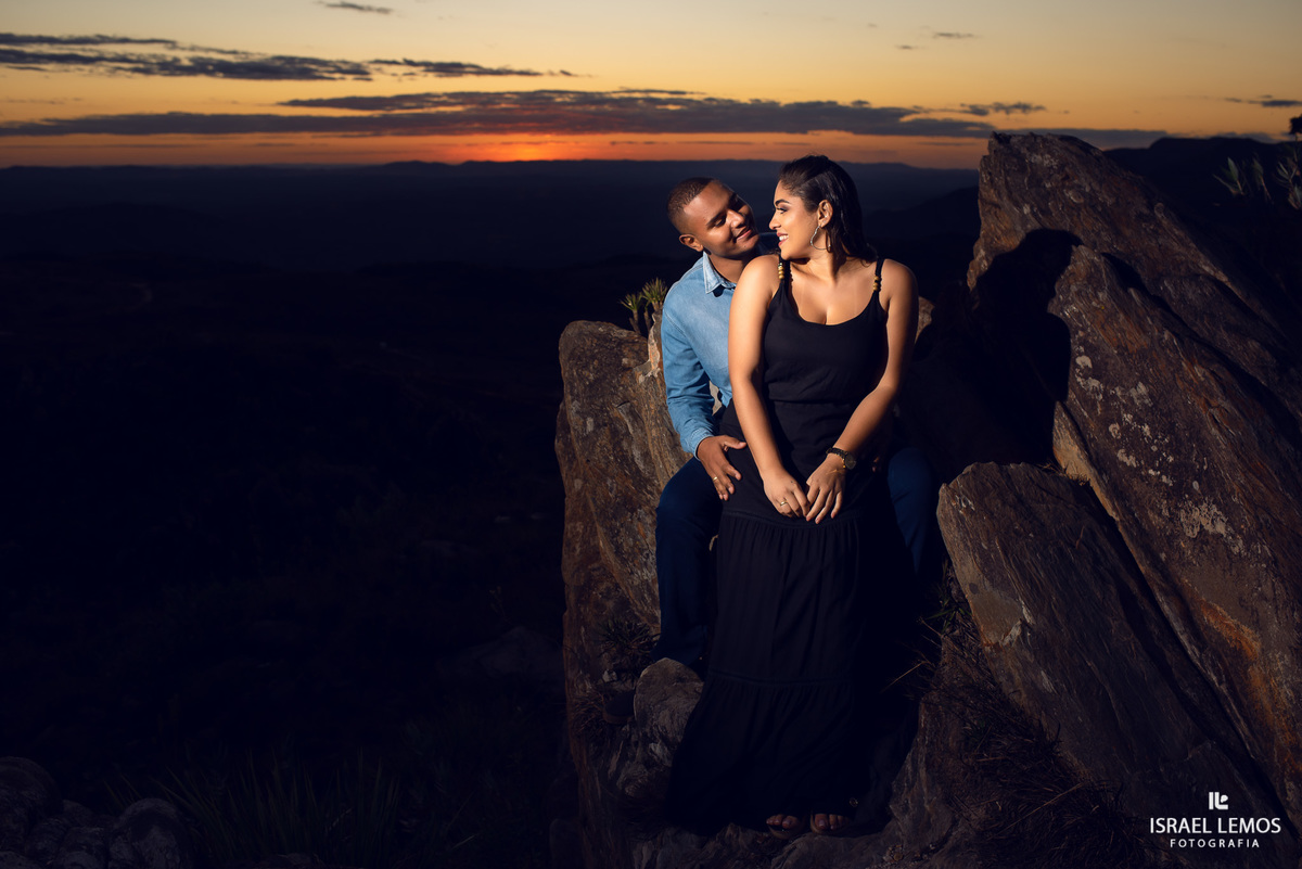 foto do por do sol na cidade de serra do cipo