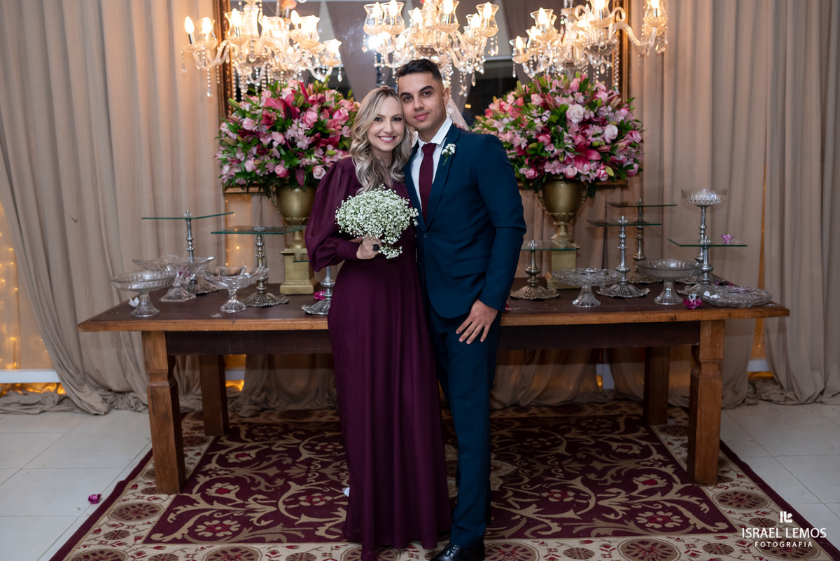 Casal ciclista para de minas