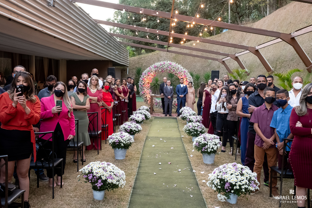 noivo esperando a noiva