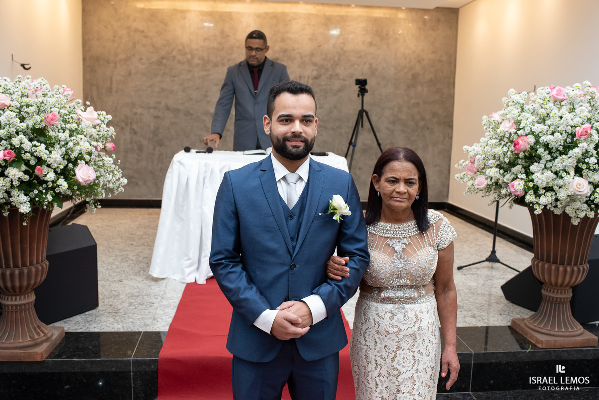 casamento na igreja batista em Igaratinga Carol e Ian pelo fotografo de casamento Israel Lemos de para de minas