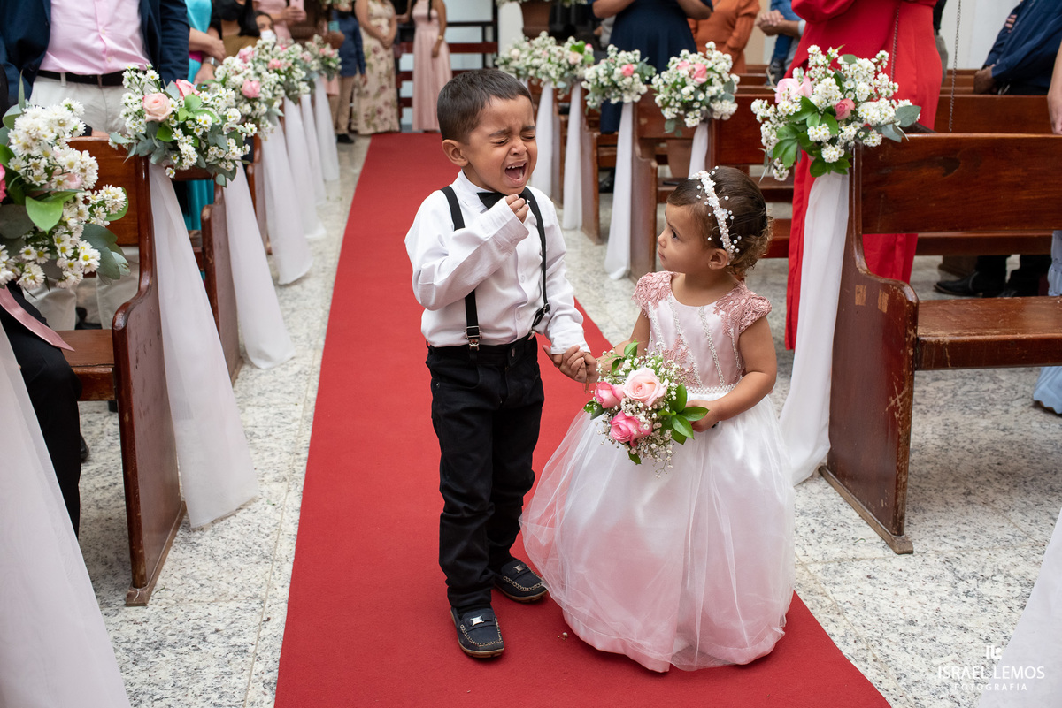 casamento na igreja batista em Igaratinga Carol e Ian pelo fotografo de casamento Israel Lemos de para de minas