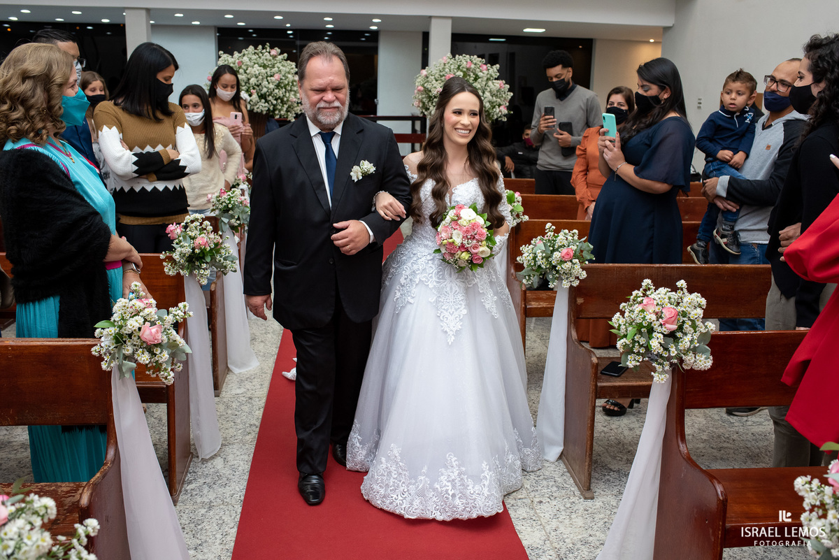 Quais são os melhores fotógrafos para cobrir um casamento em Minas Gerais?