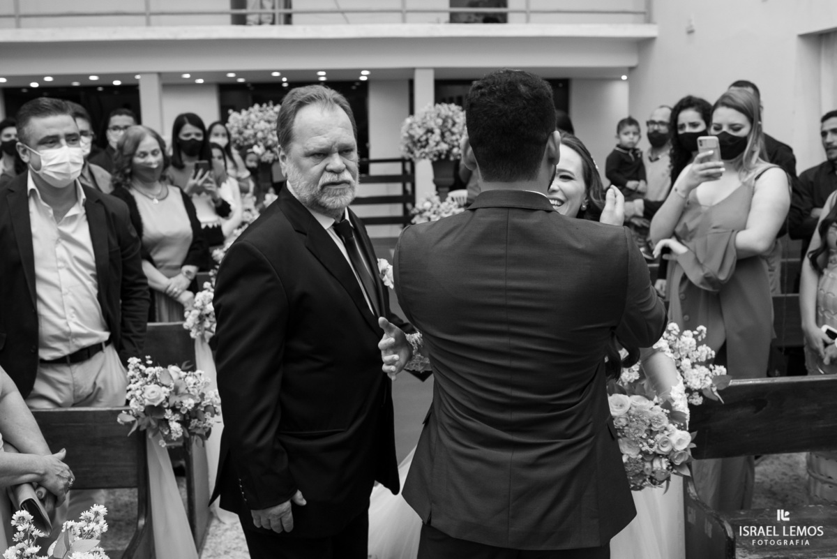 casamento na igreja batista em Igaratinga Carol e Ian pelo fotografo de casamento Israel Lemos de para de minas