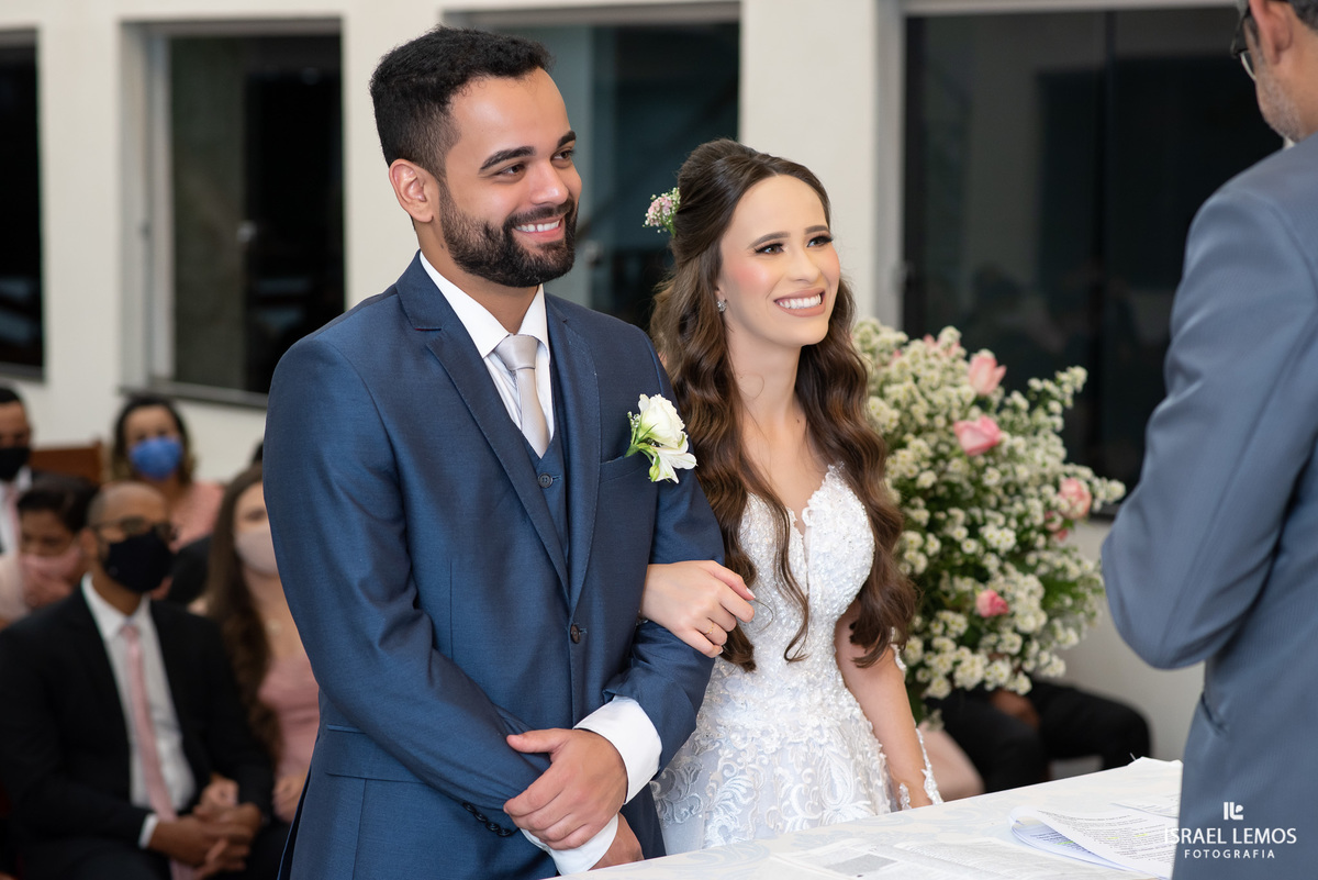 casamento na igreja batista em Igaratinga Carol e Ian pelo fotografo de casamento Israel Lemos de para de minas