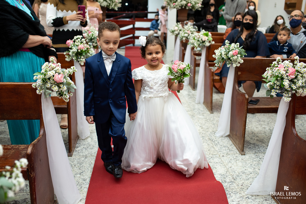 casamento na igreja batista em Igaratinga Carol e Ian pelo fotografo de casamento Israel Lemos de para de minas