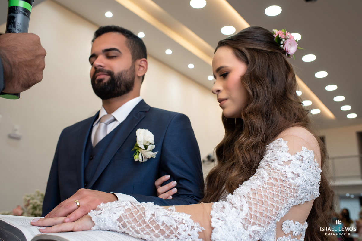 casamento na igreja batista em Igaratinga Carol e Ian pelo fotografo de casamento Israel Lemos de para de minas