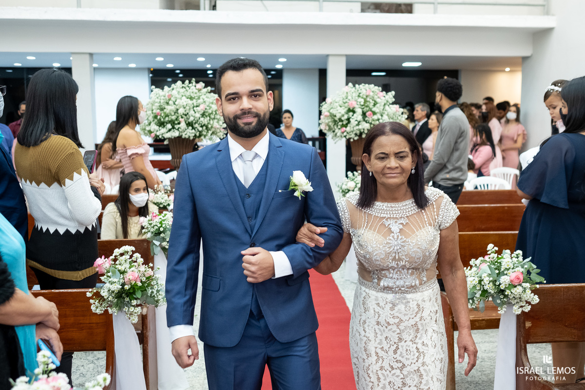 casamento na igreja batista em Igaratinga Carol e Ian pelo fotografo de casamento Israel Lemos de para de minas
