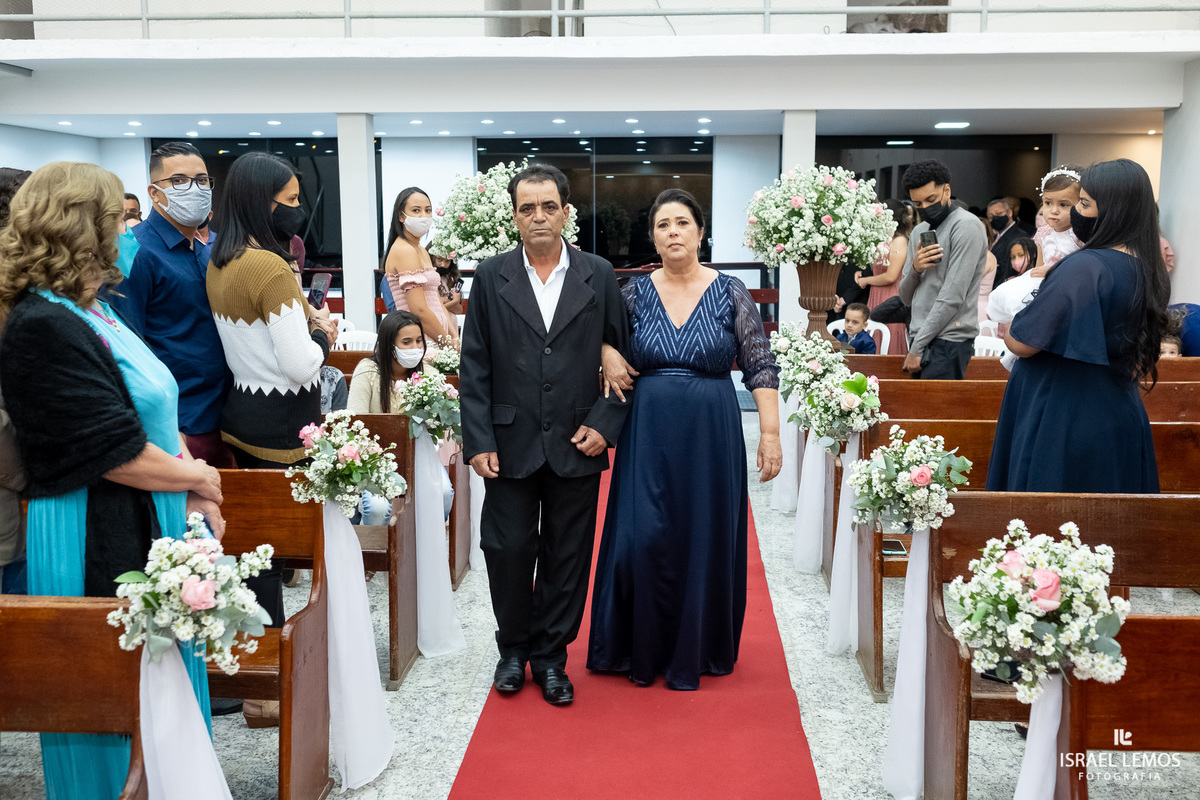 casamento na igreja batista em Igaratinga Carol e Ian pelo fotografo de casamento Israel Lemos de para de minas