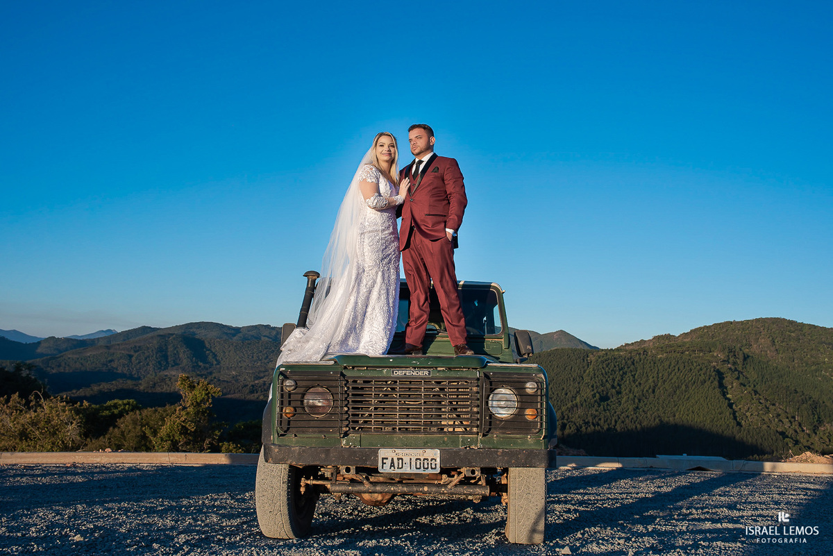 Passeio na cidade de Monte Verde com noivos