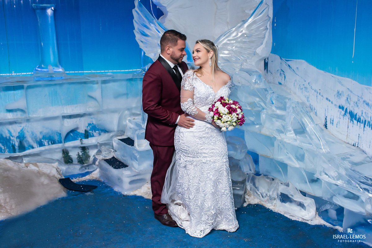 Icebar Monte VerdePara manter tudo a temperatura fica em média -15º C