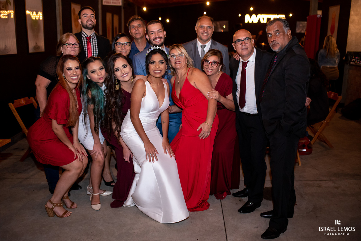 noiva faz festa de casamento no matts em para de minas