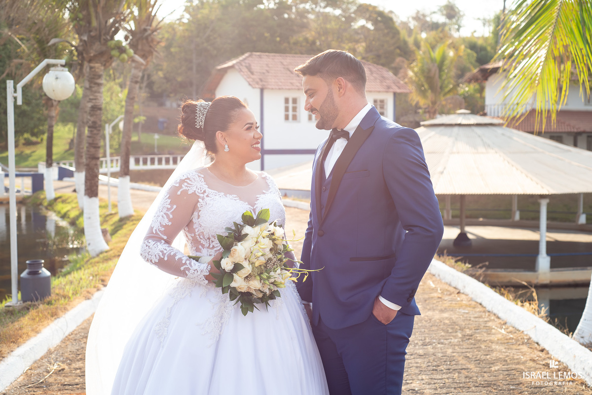 Casamento que aconteceu na cidade de dores do Indaia no famoso castelinho com fotos de Israel Lemos fotografo em para de minas e 