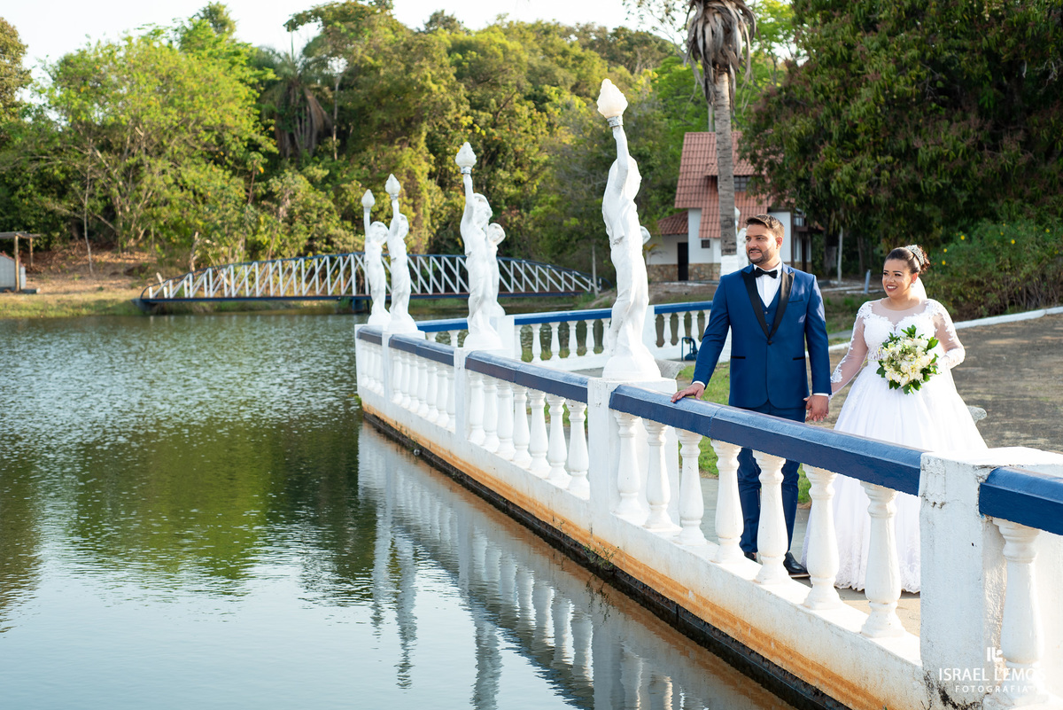 Casamento que aconteceu na cidade de dores do Indaia no famoso castelinho com fotos de Israel Lemos fotografo em para de minas 