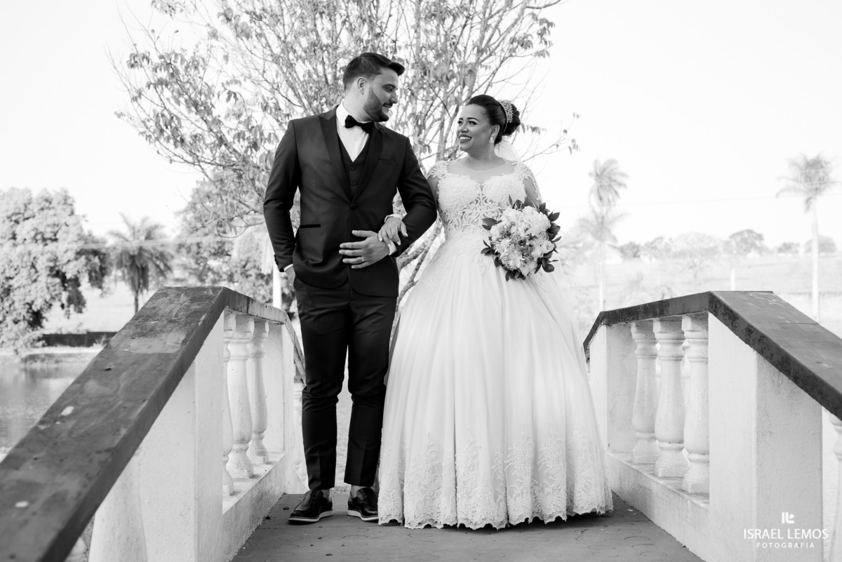 Casamento que aconteceu na cidade de dores do Indaia no famoso castelinho com fotos de Israel Lemos fotografo em para de minas 