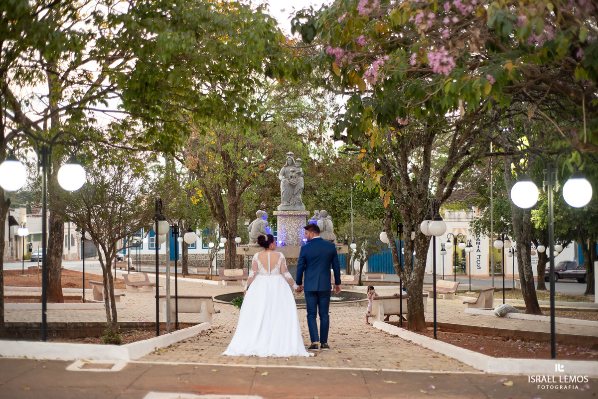Casamento que aconteceu na cidade de dores do Indaia no famoso castelinho com fotos de Israel Lemos fotografo em para de minas 