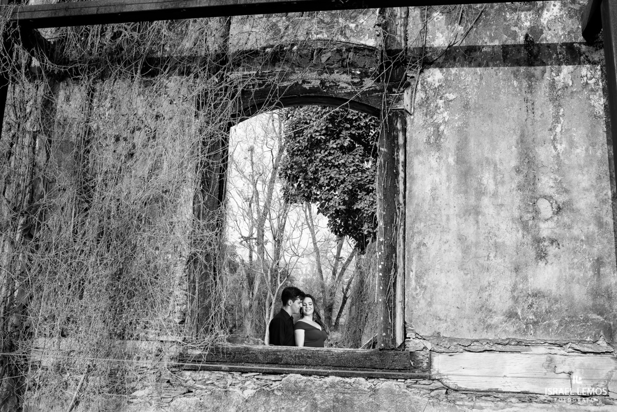 Inacreditável este cenário com tanta história! O local escolhido pelo casal foi a Fazenda e Pousada Jagoara Velha que fica na cidade de Matozinhos-MG, uma igreja que foi iniciada pelo próprio Aleijadinho (escultor, entalhador e arquiteto do século XVIII),