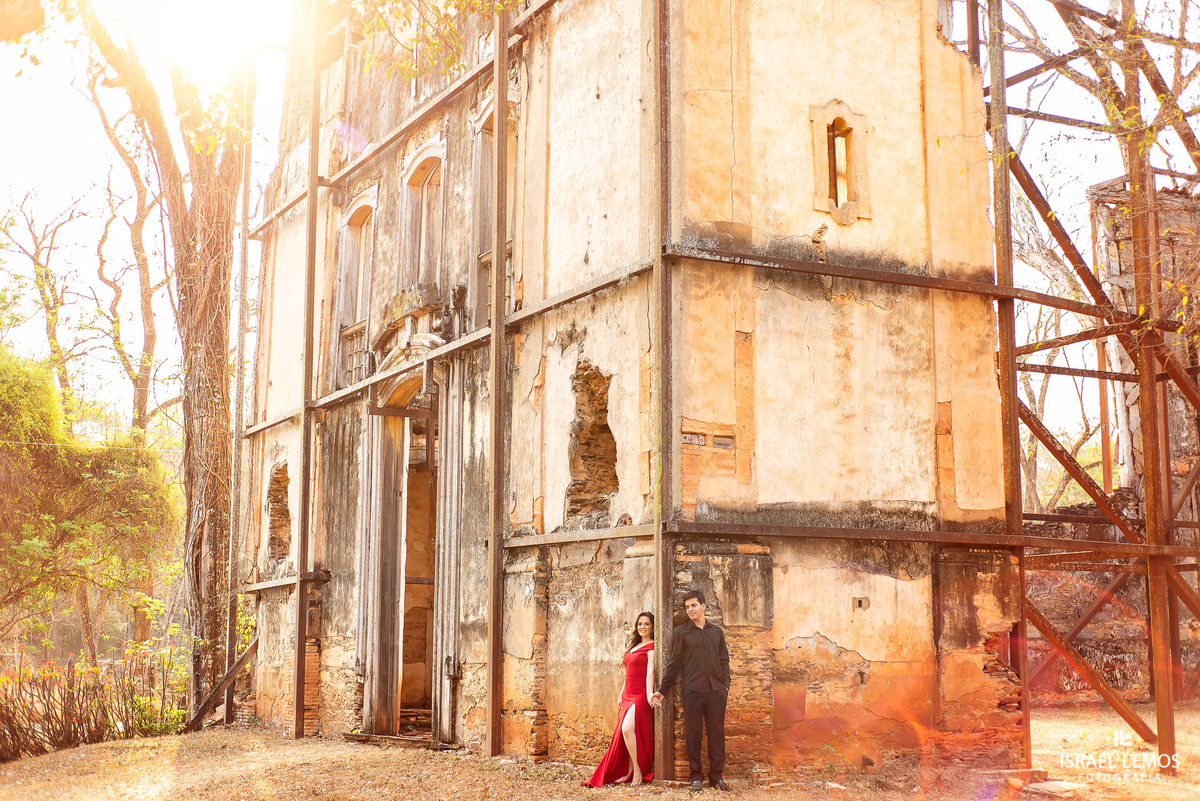 “Logo que me mudei para a fazenda percebi que aquele era um lugar muito intrigante e cheio de história. Não tenho formação acadêmica, mas, ainda assim, herdei esse gosto por história e literatura do meu pai (o advogado humanista Niso Torres), e me pus