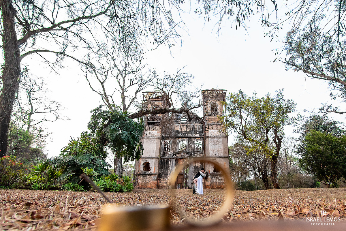 
POUSADA JAGOARA VELHA
pousada
Fundada em 1724,abriga diversas construções do sec. XVIII de suma importância histórica. Possuindo a única obra completa de Aleijadinho. Hoje está envolta em uma mata secular. A pousada visa o conforto,tranquilidade e a deli