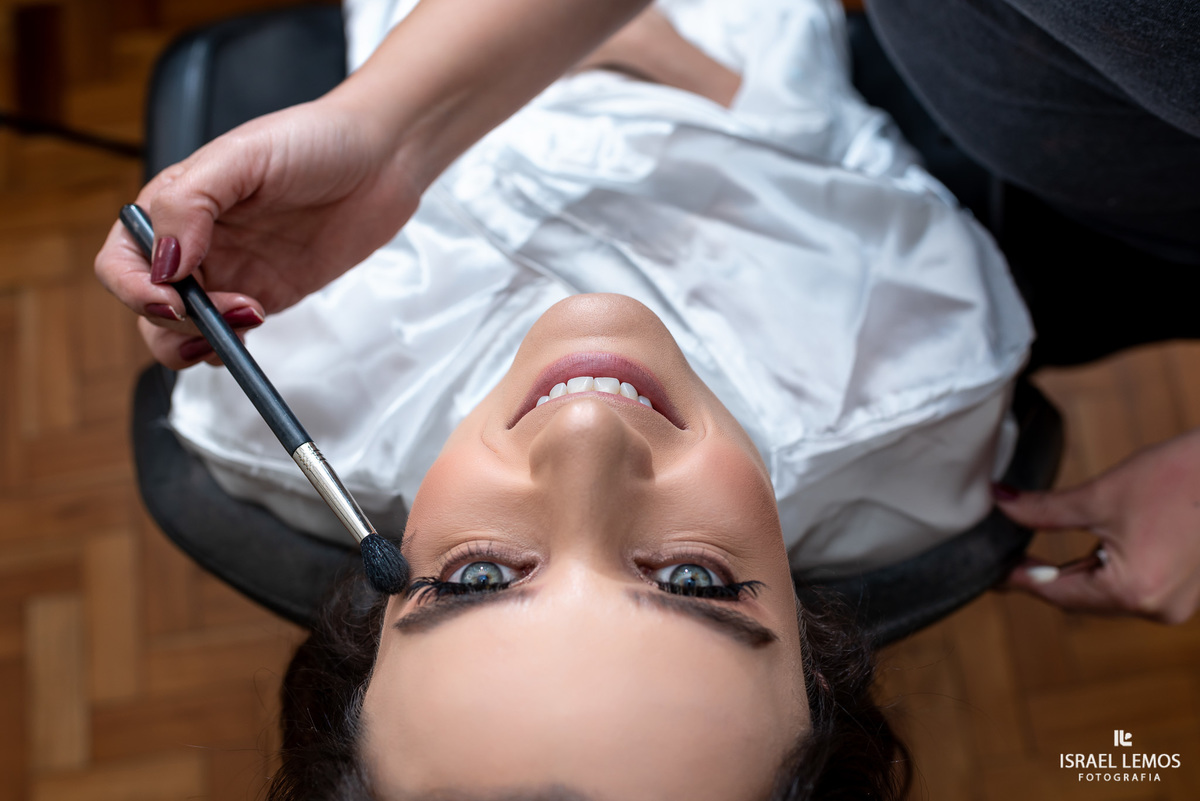 Maquiagem na cidade de Pitangui Betania diniz