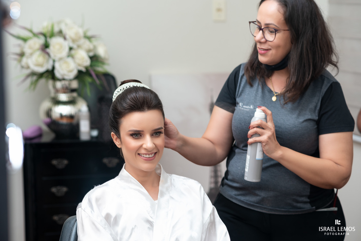 Maquiagem na cidade de Pitangui Betania diniz