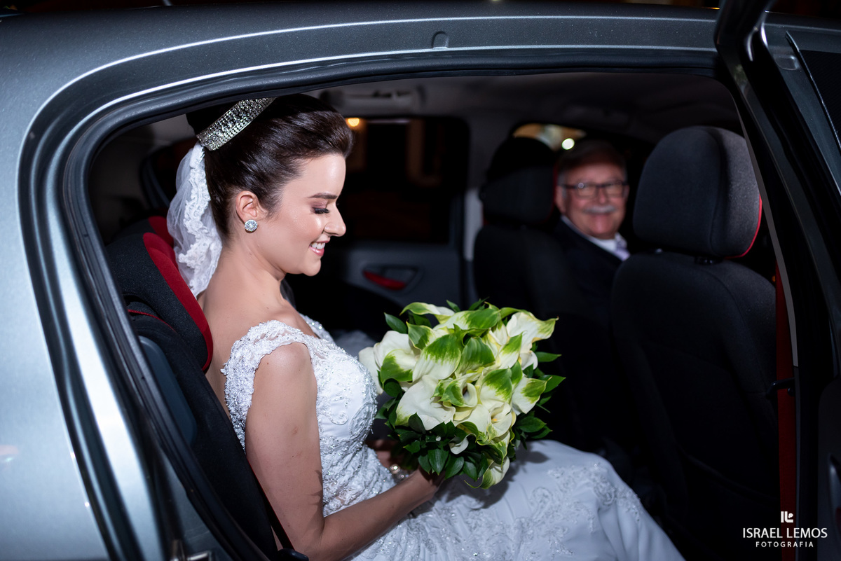 Maquiagem na cidade de Pitangui Betania diniz