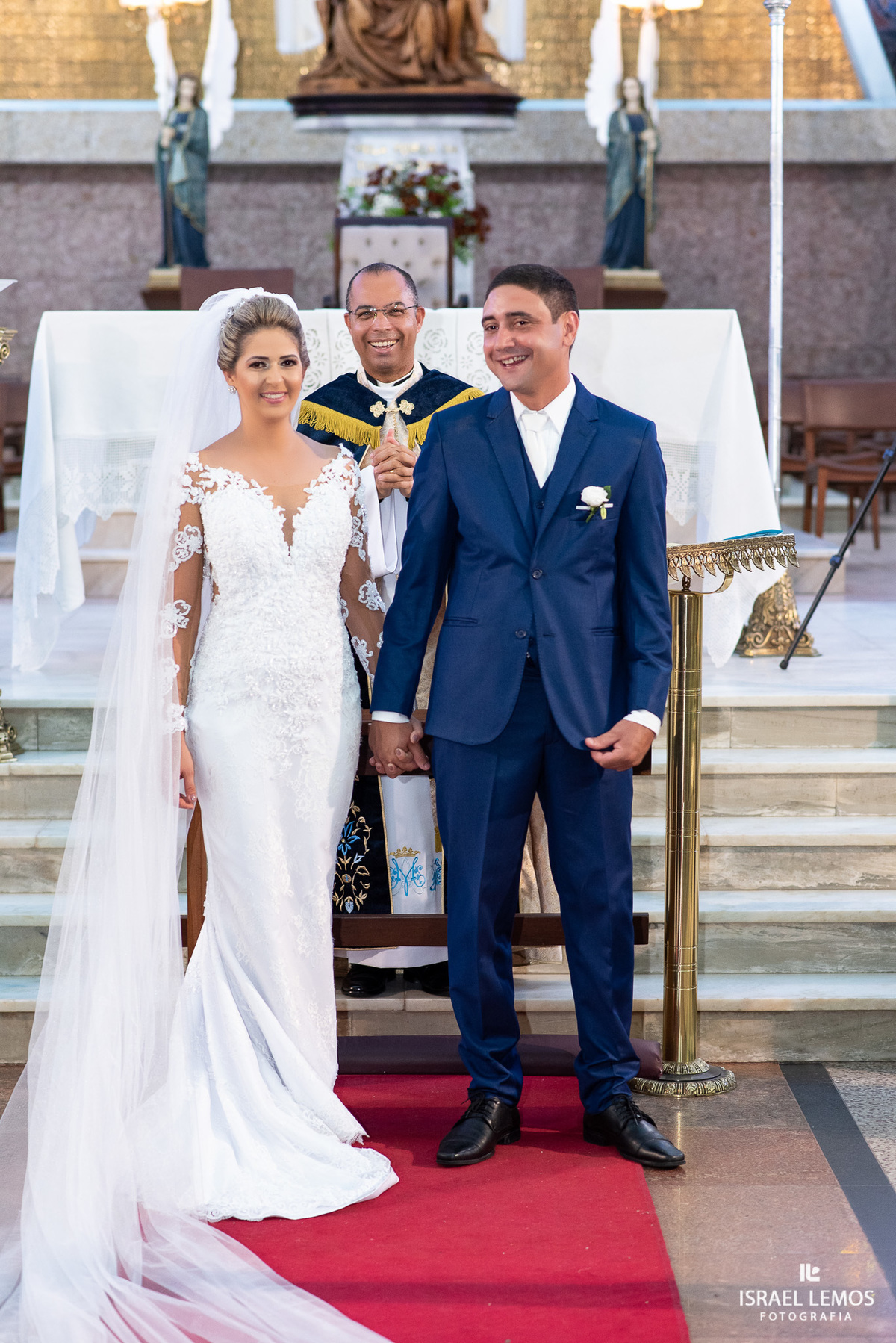 Oi, pessoal! Agora é momento de ver como foi a cerimônia de casamento de Jessica e Moises, que aconteceu na Igreja Matriz de Nossa Senhora da Piedade, em Pará de Minas/MG, celebrada pelo padre Adriano. 