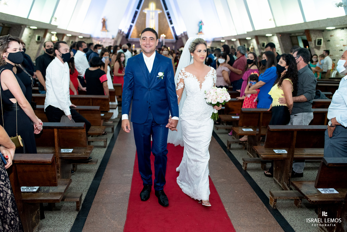 Oi, pessoal! Agora é momento de ver como foi a cerimônia de casamento de Jessica e Moises, que aconteceu na Igreja Matriz de Nossa Senhora da Piedade, em Pará de Minas/MG, celebrada pelo padre Adriano. 