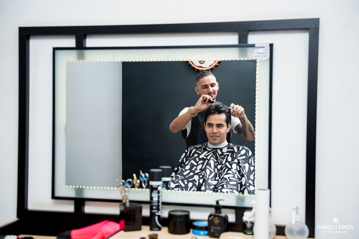 noivo se arrumando em papagaios