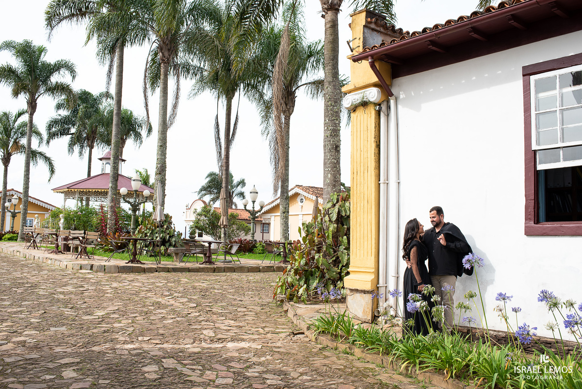 O Vila Relicário tem um jardim e um restaurante à la carte. O Wi-Fi gratuito está disponível na área da recepção. Você pode relaxar no lounge compartilhado 