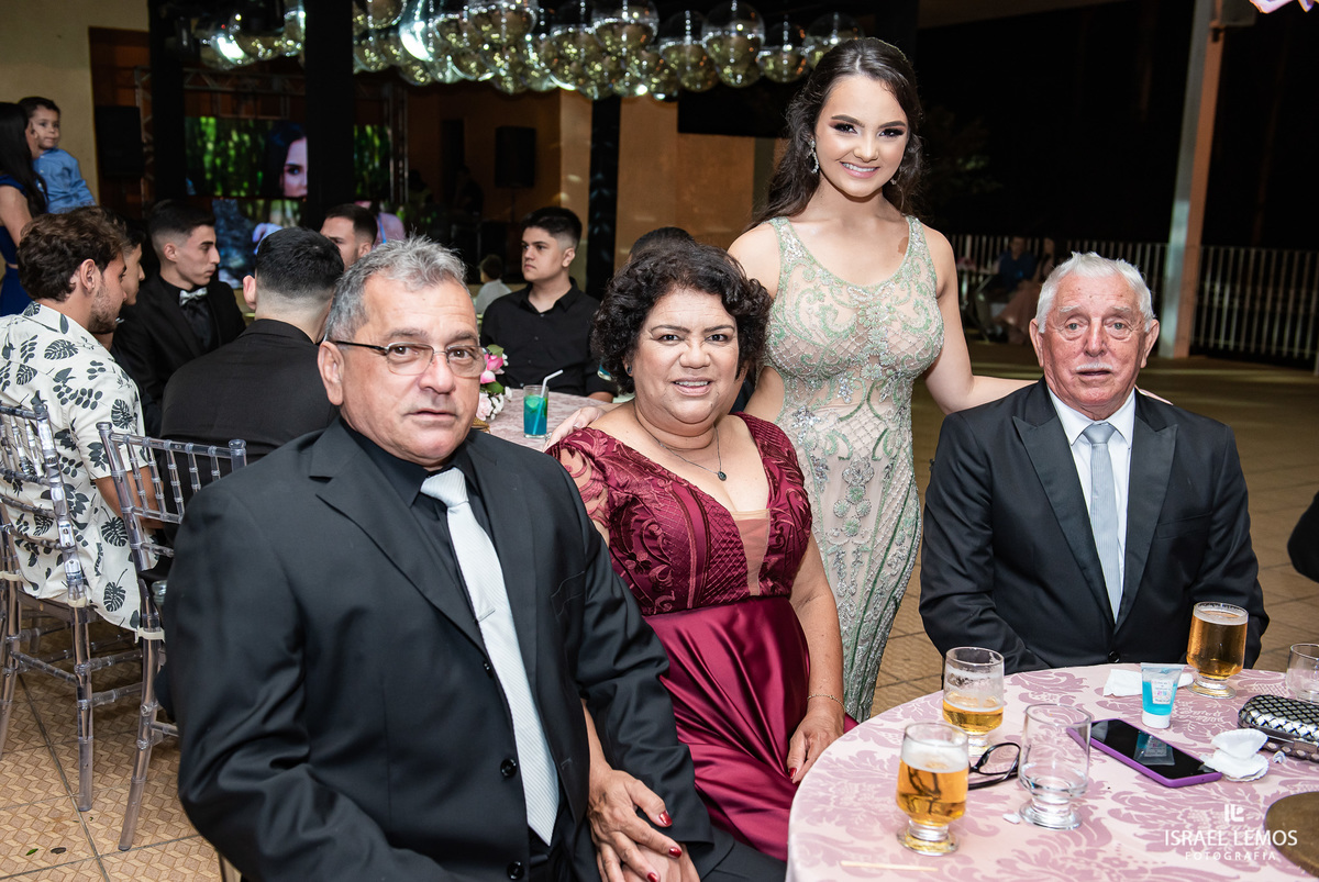 Fotografia de 15 anos na cidade de Juatuba debutante Ana Flavia fotos Israel Lemos fotografo em Juatuba 