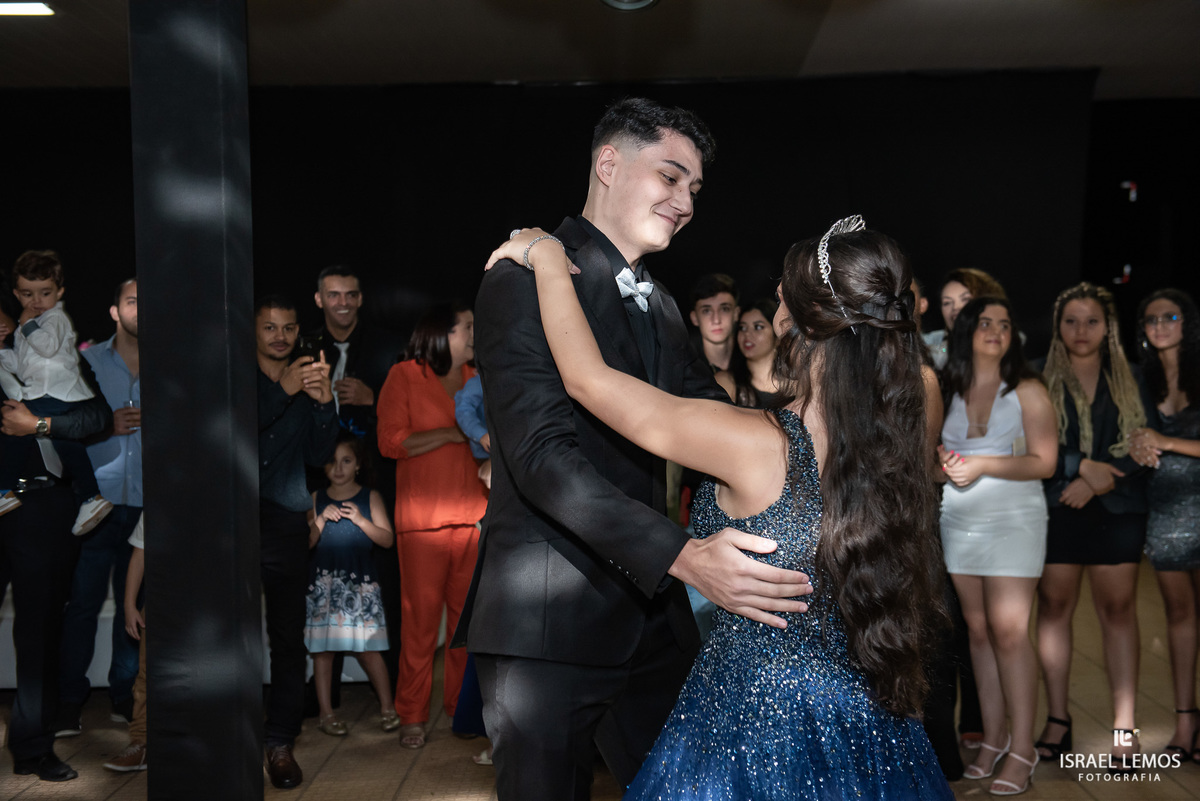 Fotografia de 15 anos na cidade de Juatuba debutante Ana Flavia fotos Israel Lemos fotografo em Juatuba 