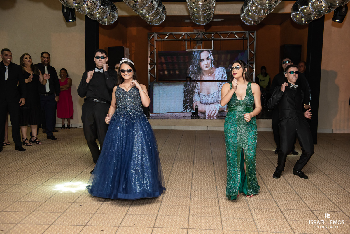 Fotografia de 15 anos na cidade de Juatuba debutante Ana Flavia fotos Israel Lemos fotografo em Juatuba 