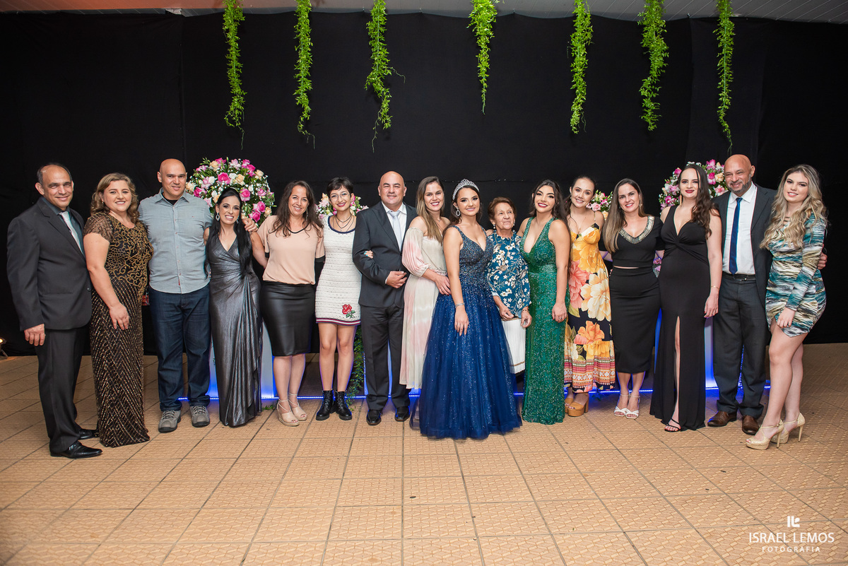 Fotografia de 15 anos na cidade de Juatuba debutante Ana Flavia fotos Israel Lemos fotografo em Juatuba 