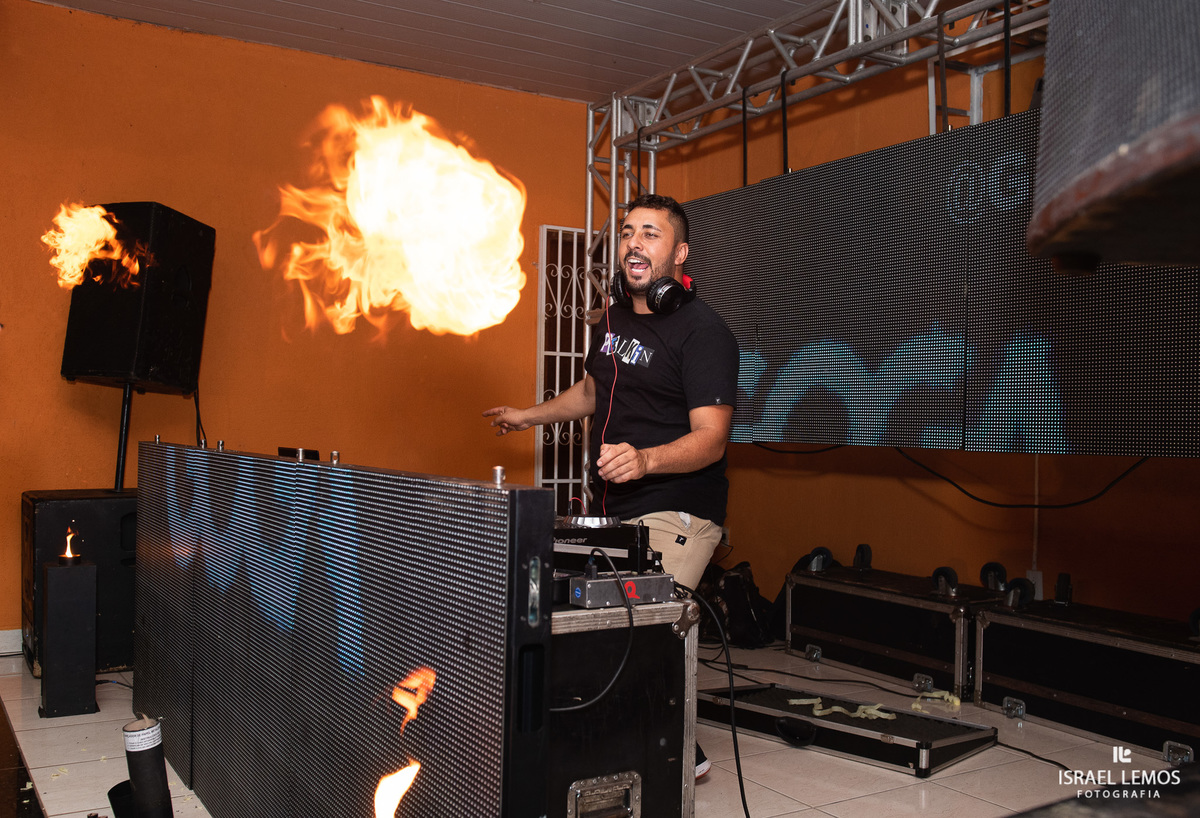 DJ SOM ILIMUNICAO EM PARA DE MINAS 