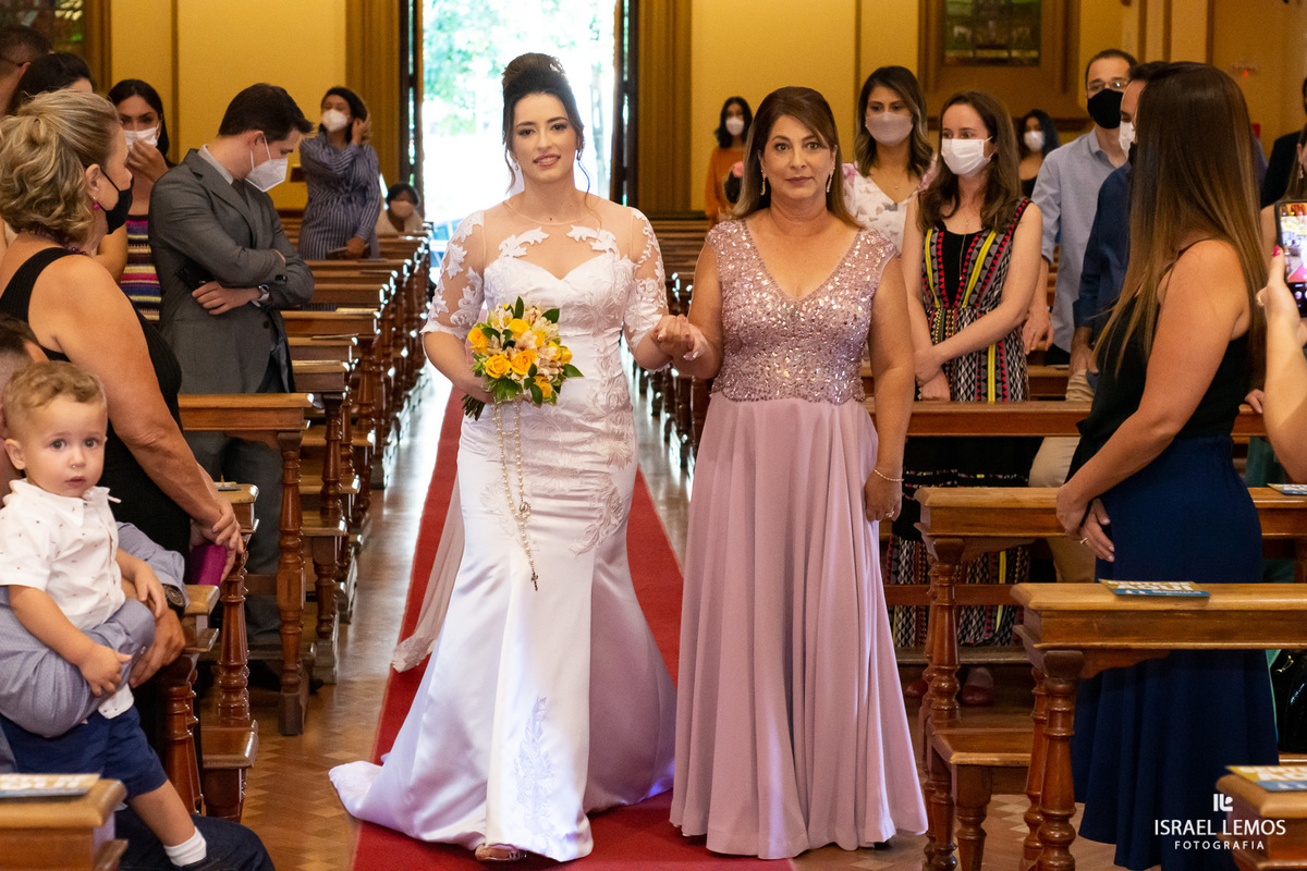 Fotografia de casamento na igreja de Boa  Viajem em Belo Horizonte MGFotografia de casamento na igreja de Boa  Viajem em Belo Horizonte MG