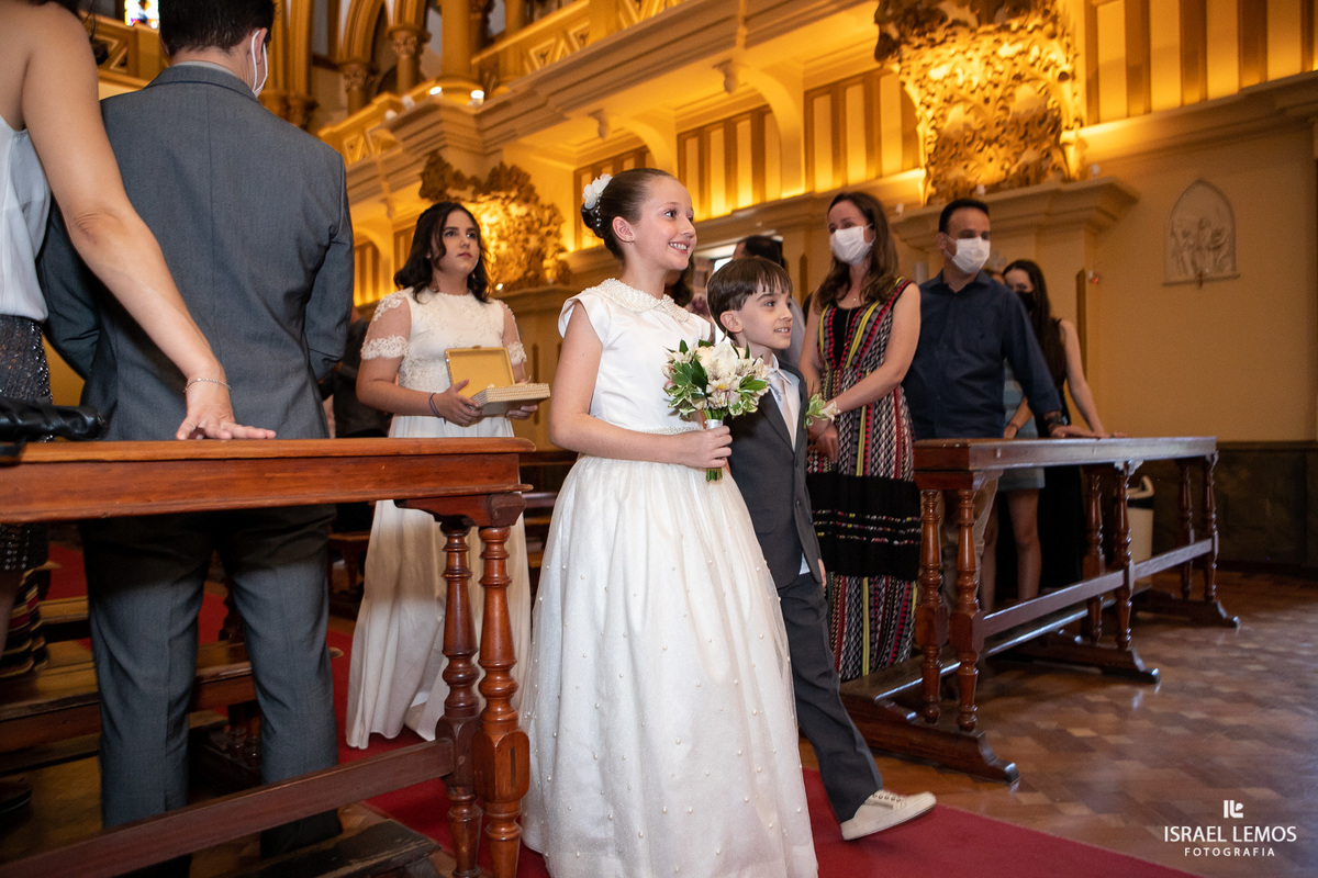 Fotografia de casamento na igreja de Boa  Viajem em Belo Horizonte MGFotografia de casamento na igreja de Boa  Viajem em Belo Horizonte MG