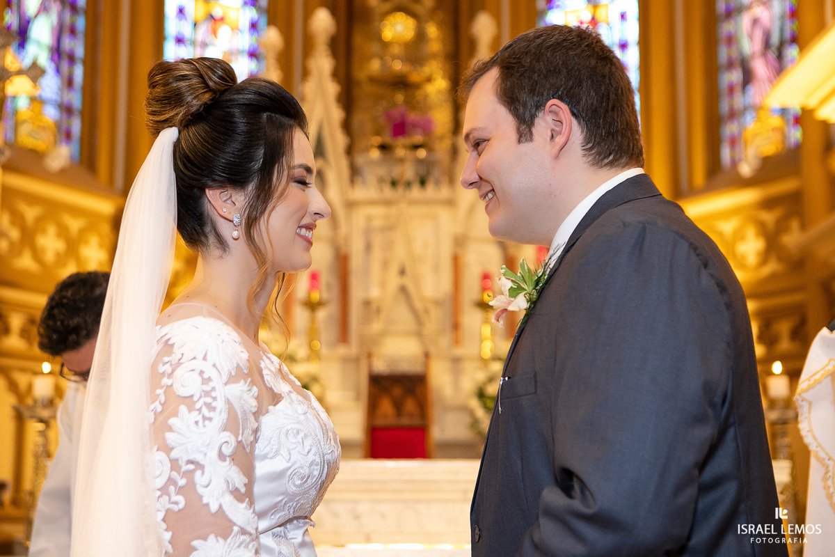 Fotografia de casamento na igreja de Boa  Viajem em Belo Horizonte MGFotografia de casamento na igreja de Boa  Viajem em Belo Horizonte MG