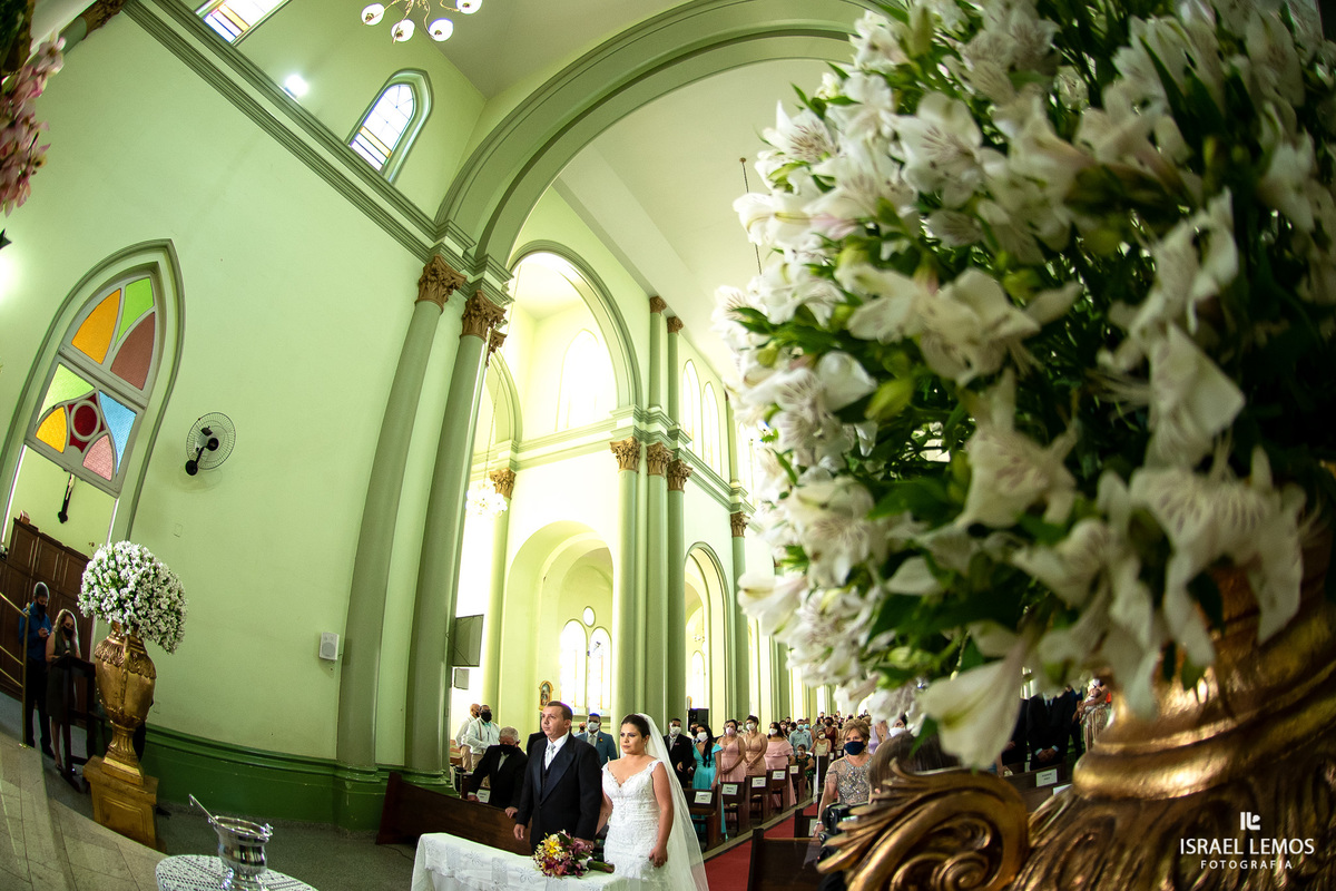 Casamento na cidade de pitangui do casal Isabela e Paulinho na igreja de nossa senhora do pilar o casamento do ano