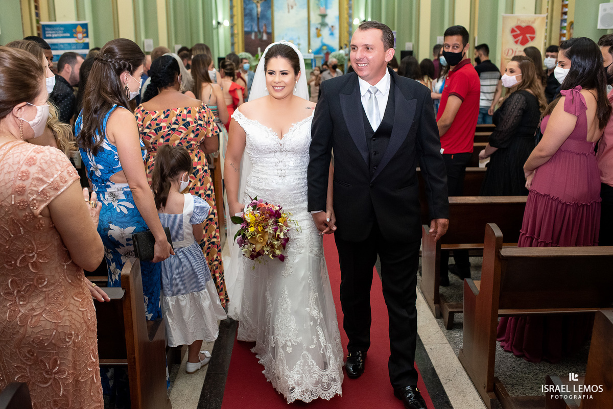 Casamento na cidade de pitangui do casal Isabela e Paulinho na igreja de nossa senhora do pilar o casamento do anoCasamento na cidade de pitangui do casal Isabela e Paulinho na igreja de nossa senhora do pilar o casamento do ano