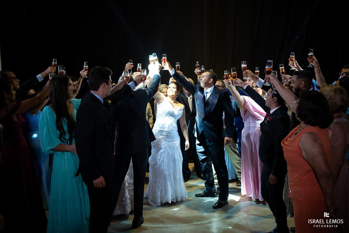 Fotografia de Casamento da Isabela e Paulinho, que aconteceu em Pitangui MG

Mais um casamento em Pitangui MG com uma energia sensacional!

É sempre muito bom estar com pessoas que curtem a vida de uma maneira leve e transbordam felicidade. Um casamento l