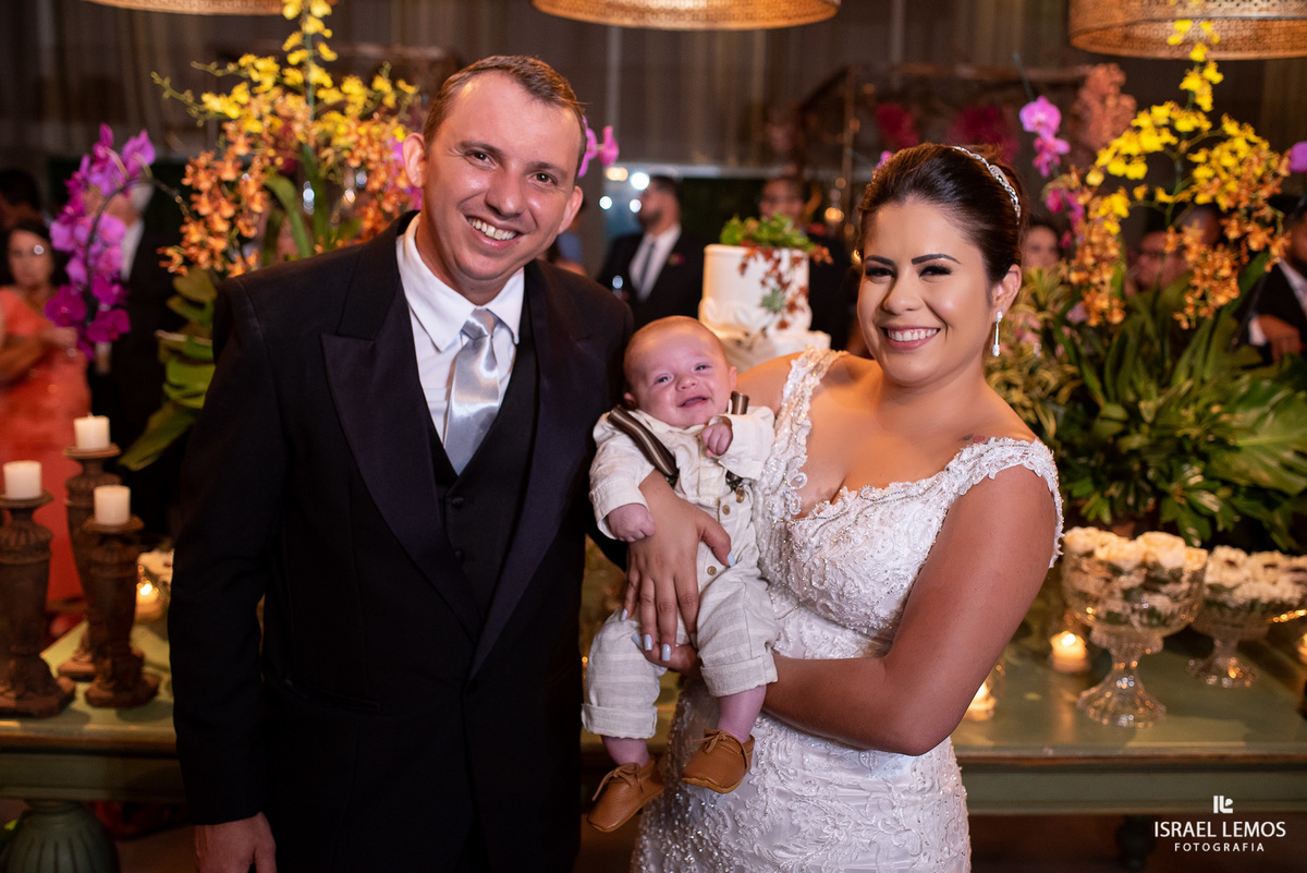 Casamento na cidade de pitangui do casal Isabela e Paulinho com recepção no hspace salão de festa em pitangui 